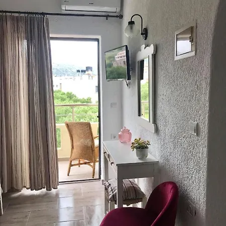George Apartment *